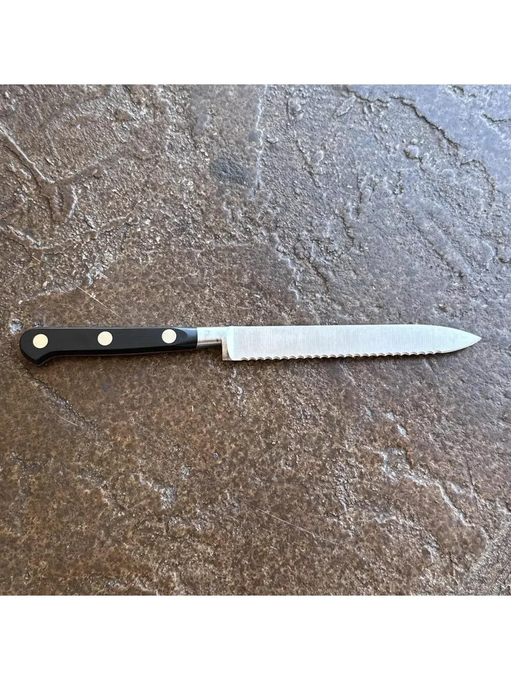 J.A HENCKELS ZWILLING PROFESSIONAL S 5” FRIODUR SERRATED UTILITY KNIFE 31025-130